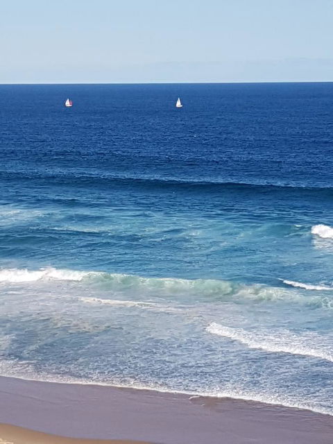 Arena Luxury Beachfront Apartment - Accommodation Georgetown 21