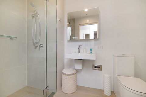 Arena Luxury Beachfront Apartment - Accommodation Georgetown 25