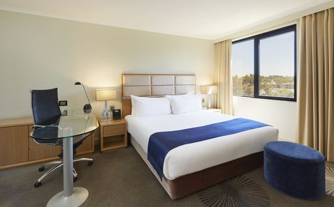 Holiday Inn Parramatta, An IHG Hotel - Accommodation Georgetown 3