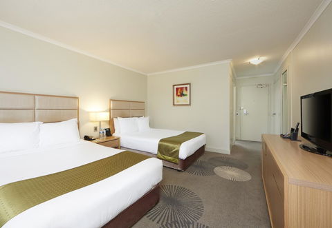 Holiday Inn Parramatta, An IHG Hotel - Accommodation Georgetown 2