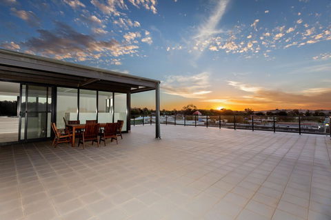 The Penthouse - Accommodation Georgetown 33