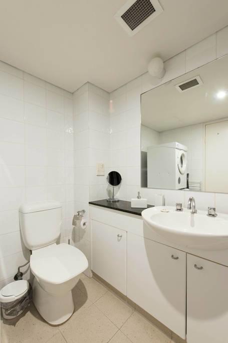 Grande Esplanade Studio - Accommodation Georgetown 10