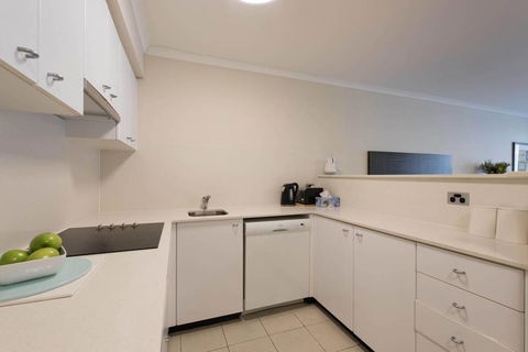 Grande Esplanade Studio - Accommodation Georgetown 9