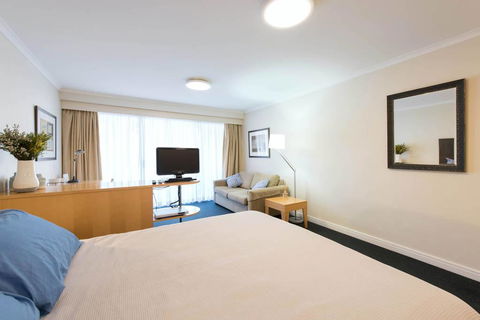 Grande Esplanade Studio - Accommodation Georgetown 3