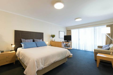 Grande Esplanade Studio - Accommodation Georgetown 1
