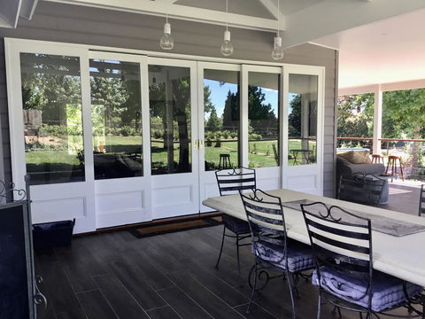 Chanticleer Gardens Barn Cottage With A Pool - Accommodation Georgetown 3
