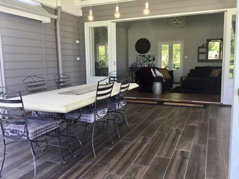 Chanticleer Gardens Barn Cottage With A Pool - Accommodation Georgetown 12