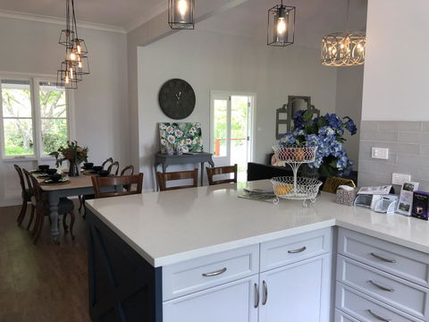 Chanticleer Gardens Barn Cottage With A Pool - Accommodation Georgetown 27