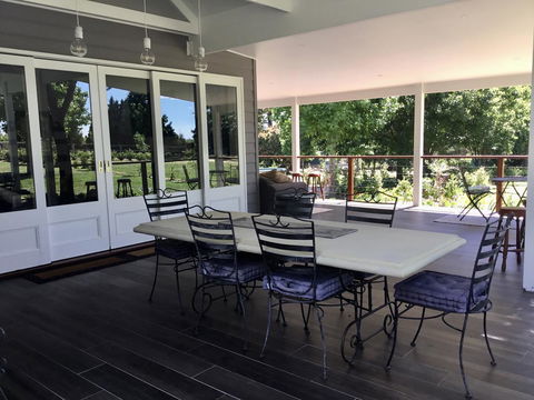 Chanticleer Gardens Barn Cottage With A Pool - Accommodation Georgetown 5