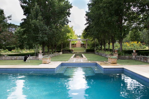Chanticleer Gardens Barn Cottage With A Pool - Accommodation Georgetown 15
