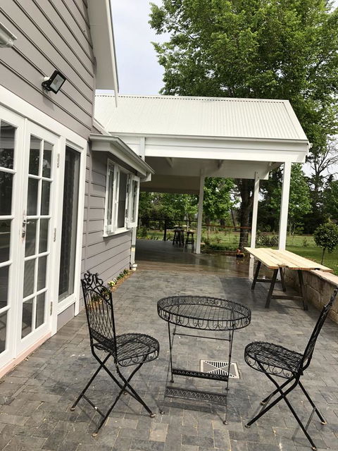 Chanticleer Gardens Barn Cottage With A Pool - Accommodation Georgetown 25