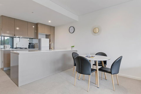 Stylish And Neat Two Bed Apartment In Wentworth Point - Accommodation Georgetown 3