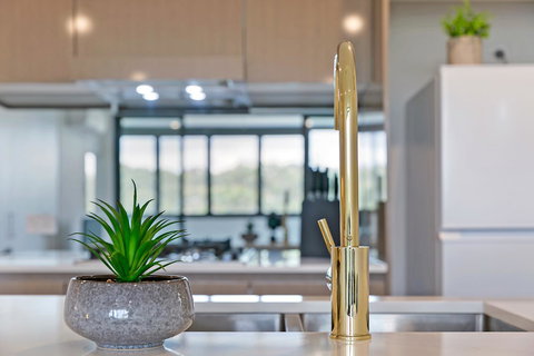 Stylish And Neat Two Bed Apartment In Wentworth Point - Accommodation Georgetown 2