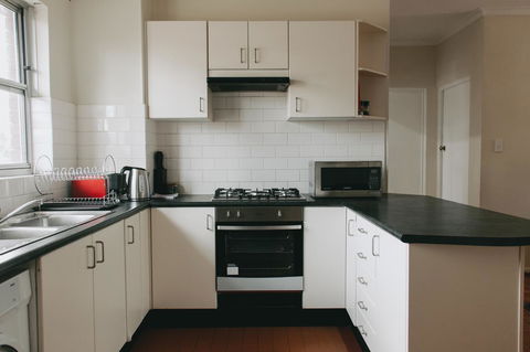 Lotus Stay Manly - Apartment 29B - Accommodation Georgetown 4