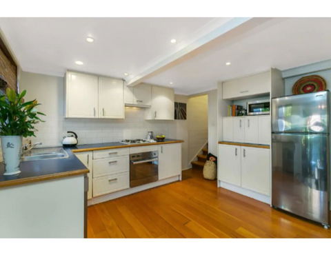 North Sydney Historic Whalers Cottage - Accommodation Georgetown 2