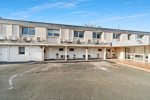 Carlton Suites - Accommodation Georgetown 25
