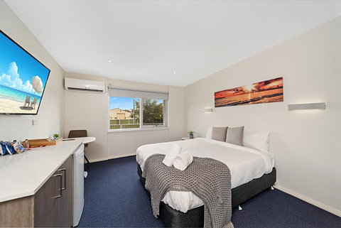 Carlton Suites - Accommodation Georgetown 23