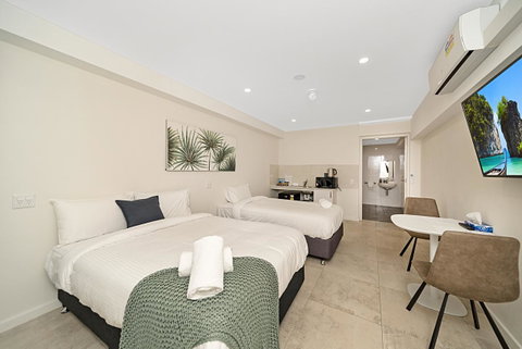 Carlton Suites - Accommodation Georgetown 0