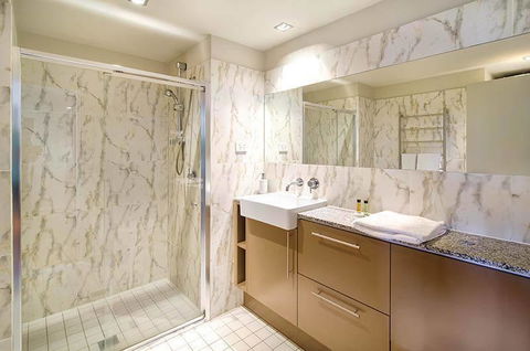 Wyndel Apartments North Sydney - Harbour Watch - Accommodation Georgetown 4