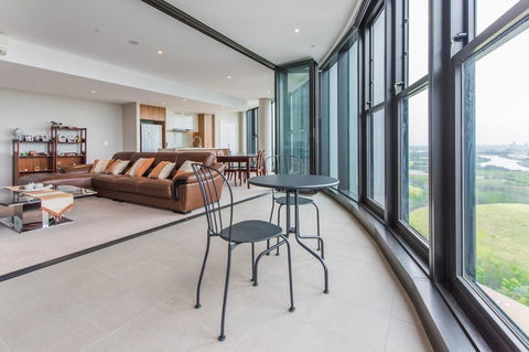 180Â° Water View Three Bedroom (wooden Furniture) - Accommodation Georgetown 7