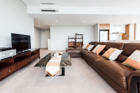 180Â° Water View Three Bedroom (wooden Furniture) - Accommodation Georgetown 26