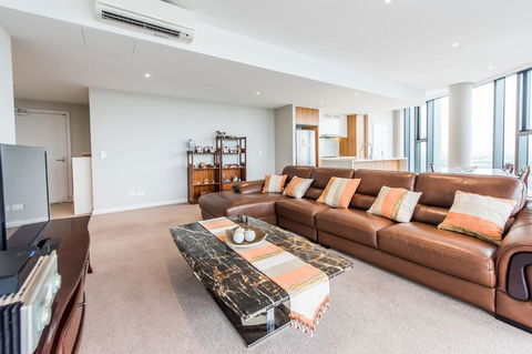 180Â° Water View Three Bedroom (wooden Furniture) - Accommodation Georgetown 15