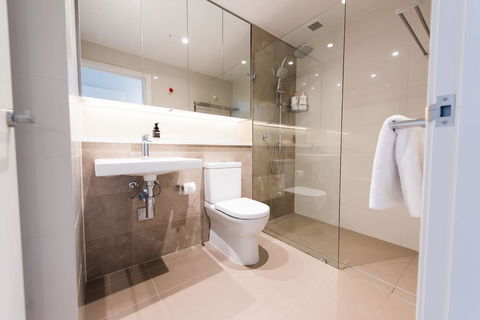 180Â° Water View Three Bedroom (wooden Furniture) - Accommodation Georgetown 27