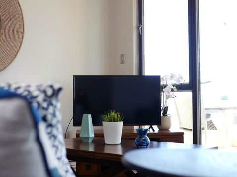 Panoramic Harbour Views And Unbeatable Comfort - Accommodation Georgetown 11