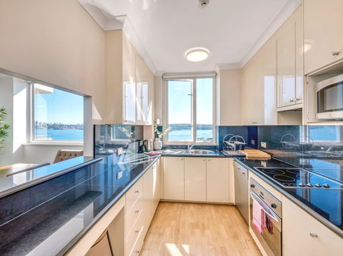Panoramic Harbour Views And Unbeatable Comfort - Accommodation Georgetown 7