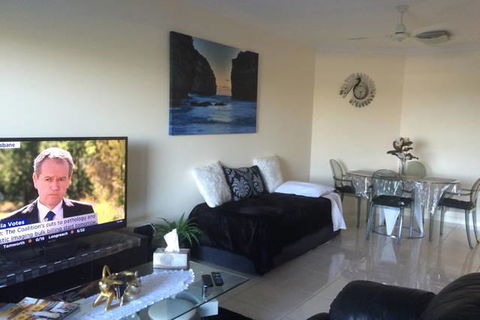 Nomikis\'On The Avenue - Accommodation Georgetown 18