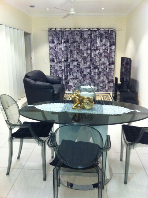 Nomikis\'On The Avenue - Accommodation Georgetown 20
