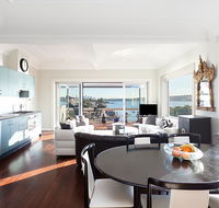 Art Deco Apartment With Breathtaking Water Views - Accommodation Georgetown