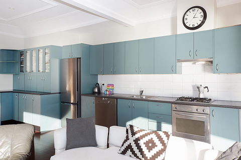 Art Deco Apartment With Breathtaking Water Views - Accommodation Georgetown 4