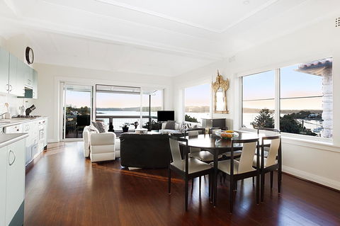 Art Deco Apartment With Breathtaking Water Views - Accommodation Georgetown 6