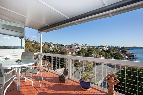 Art Deco Apartment With Breathtaking Water Views - Accommodation Georgetown 12