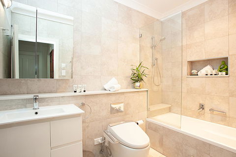 Art Deco Apartment With Breathtaking Water Views - Accommodation Georgetown 2
