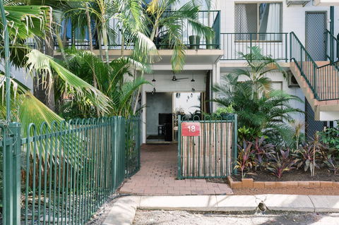 CitySide Apartment - 2 Bedroom With Private Courtyard - Accommodation Georgetown 5
