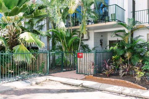 CitySide Apartment - 2 Bedroom With Private Courtyard - Accommodation Georgetown 6