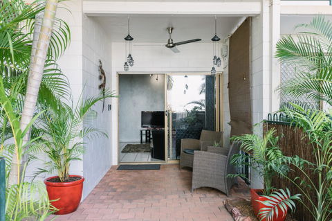 CitySide Apartment - 2 Bedroom With Private Courtyard - Accommodation Georgetown 7