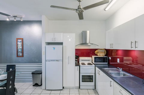 CitySide Apartment - 2 Bedroom With Private Courtyard - Accommodation Georgetown 3