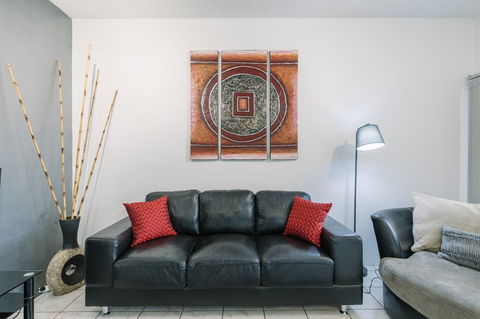 CitySide Apartment - 2 Bedroom With Private Courtyard - Accommodation Georgetown 4