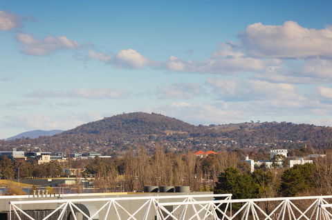 Crowne Plaza Canberra, An IHG Hotel - Accommodation Georgetown 16