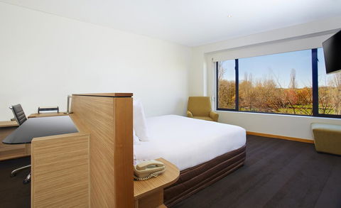Crowne Plaza Canberra, An IHG Hotel - Accommodation Georgetown 41