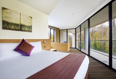 Crowne Plaza Canberra, An IHG Hotel - Accommodation Georgetown 43