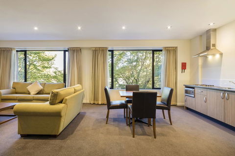 Crowne Plaza Canberra, An IHG Hotel - Accommodation Georgetown 35