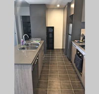 Bright Modern Stylish - Top Floor Apt - Woden - Accommodation Georgetown