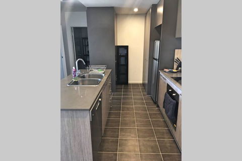 Bright, Modern, Stylish - Top Floor Apt - Woden - Accommodation Georgetown 0