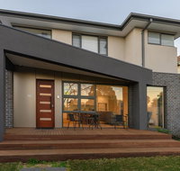 Brighton East 3 Bedroom 3 Bathroom Townhouse - Accommodation Georgetown