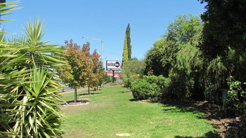 Bristol Hill Motor Inn & Peppa's Licensed Restaurant - Accommodation Georgetown 2
