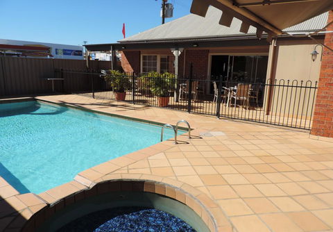 Burke & Wills Mt Isa - Accommodation Georgetown 0